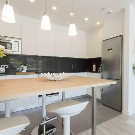 The Collection - Issar סן סבסטיאן